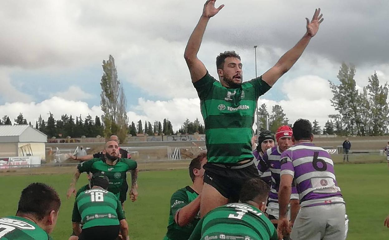 Un encuentro del conjunto leonés en Puente Castro. 