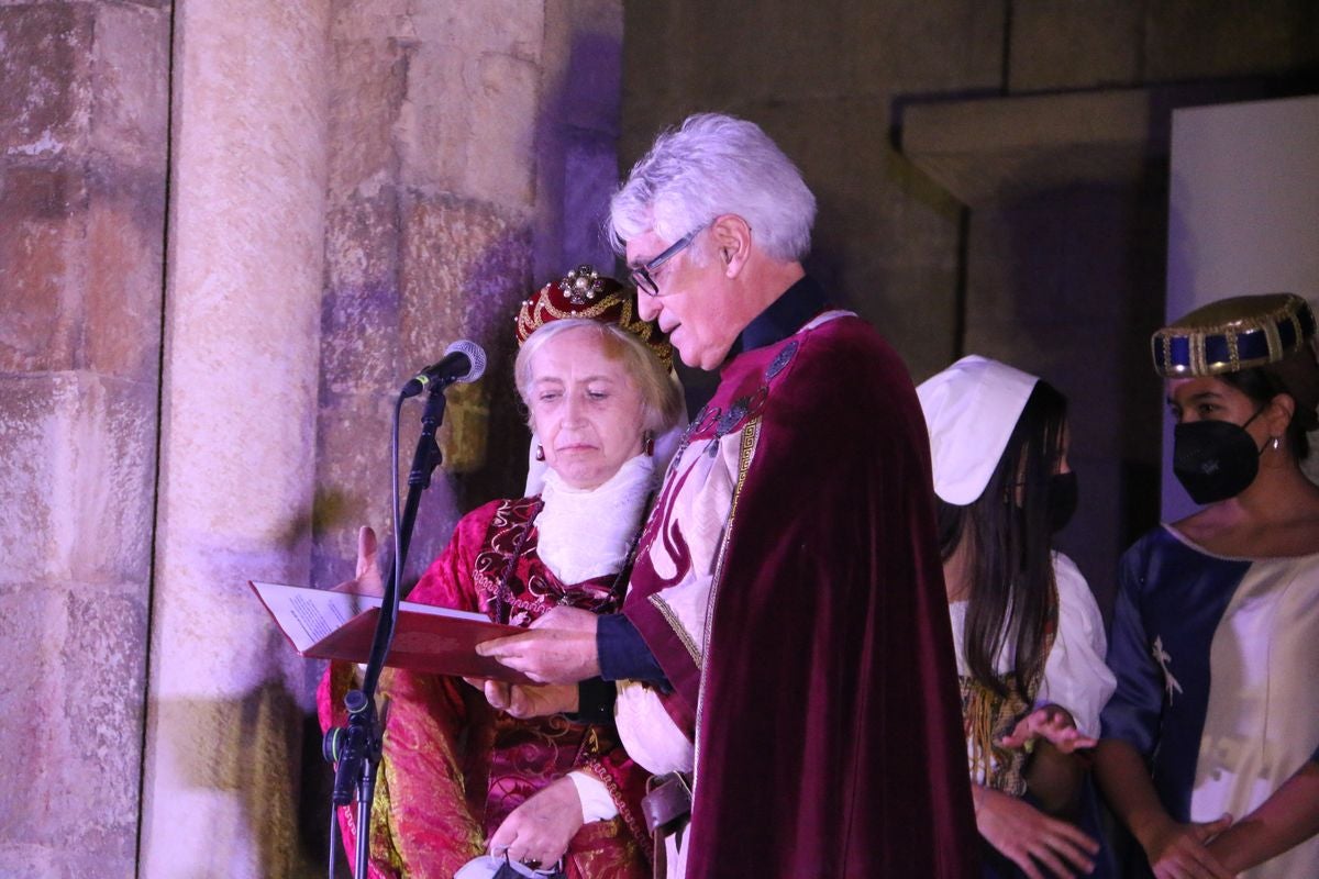 La representación del tributo de las 100 doncellas al representante del Emir de Córdoba es una tradición en las Fiestas de San Froilán.