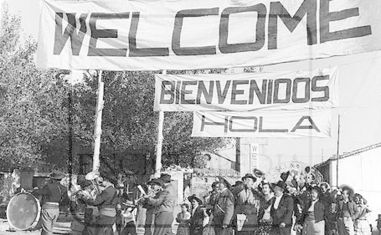 Fotograma de la película «Bienvenido, Mr. Marshall» de Luis García Berlanga.