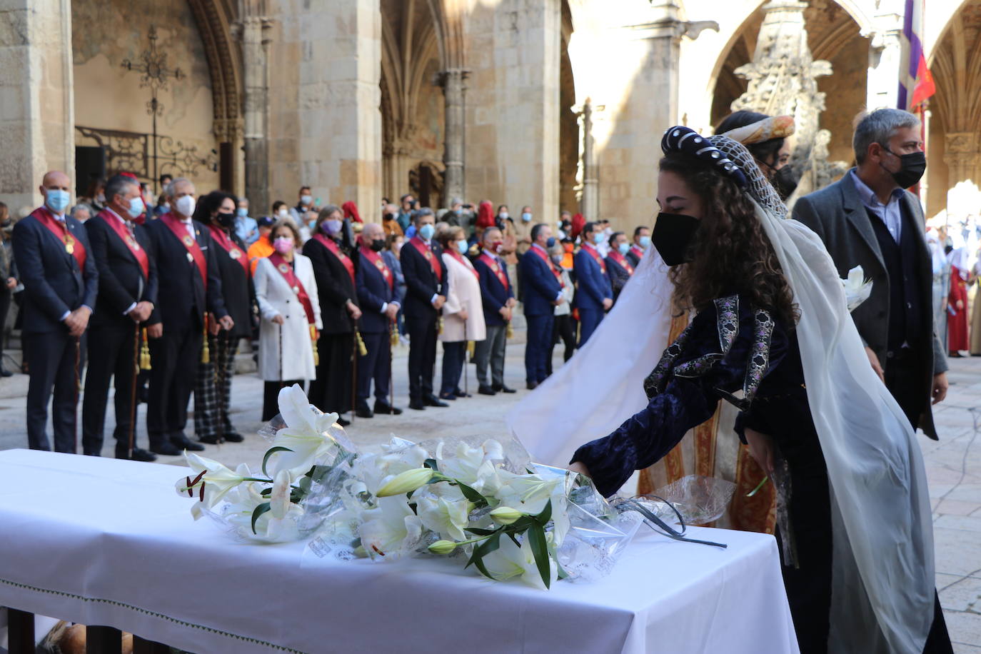 Ayuntamiento y Cabildo retomaron su habitual intercambio dialéctico sobre la obligatoriedad de la ofrenda municipal.