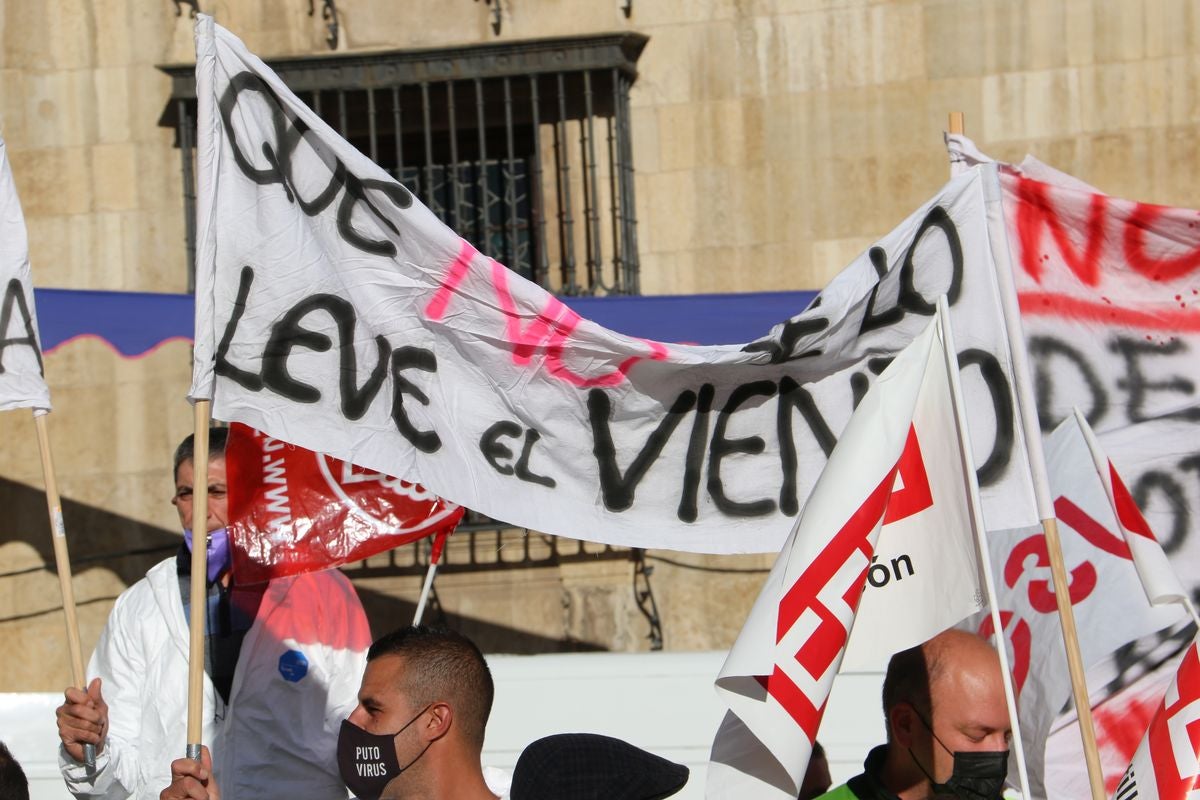 Los 52 empleados de la factoría de la empresa danesa en Villadangos del Páramo luchan contra el cierre de la misma previsto por la compañía