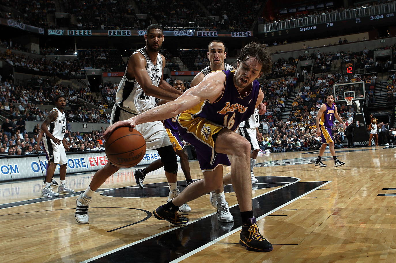 Pau Gasol, durante el partido de la NBA que su equipo disputa contra el San Antonio Spurs, en 2010.