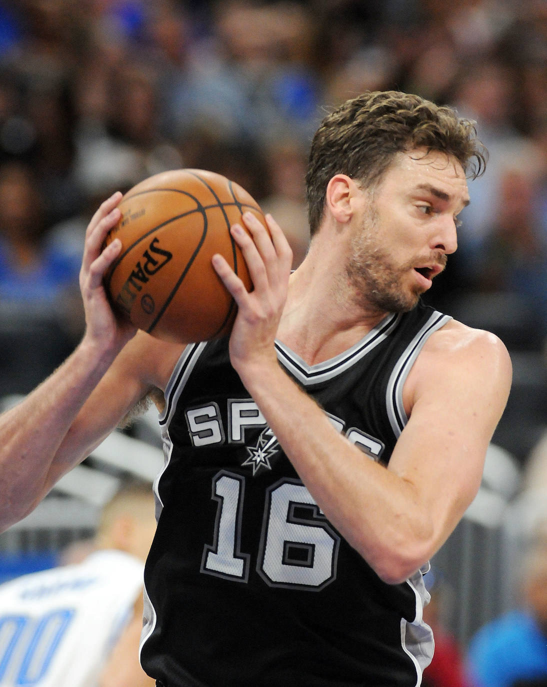 Gasol jugó en los Spurs. (2016)