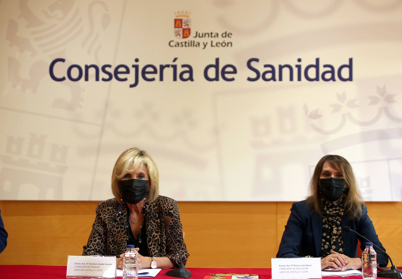 Las consejeras de Sanidad y Educación, Verónica Casado y Rocío Lucas, respectivamente, firman un convenio de colaboración con las universidades públicas de Castilla y León.