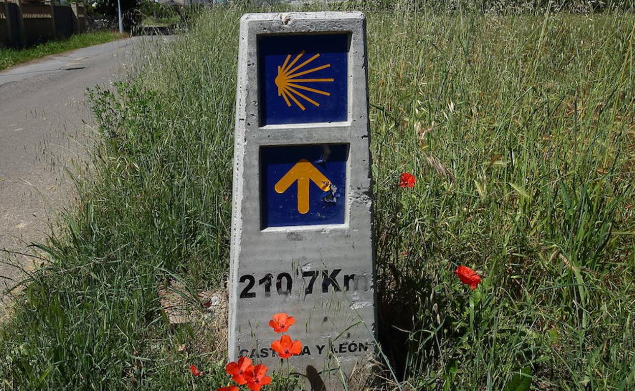 Monolito indicativo del Camino de Santiago a su paso por Ponferrada.