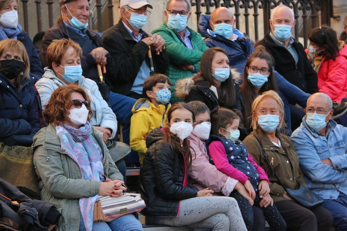 El tradicional corro de lucha de San Froilán vuelve a congregar a los aluches a los pies de la Pulchra Leonina.