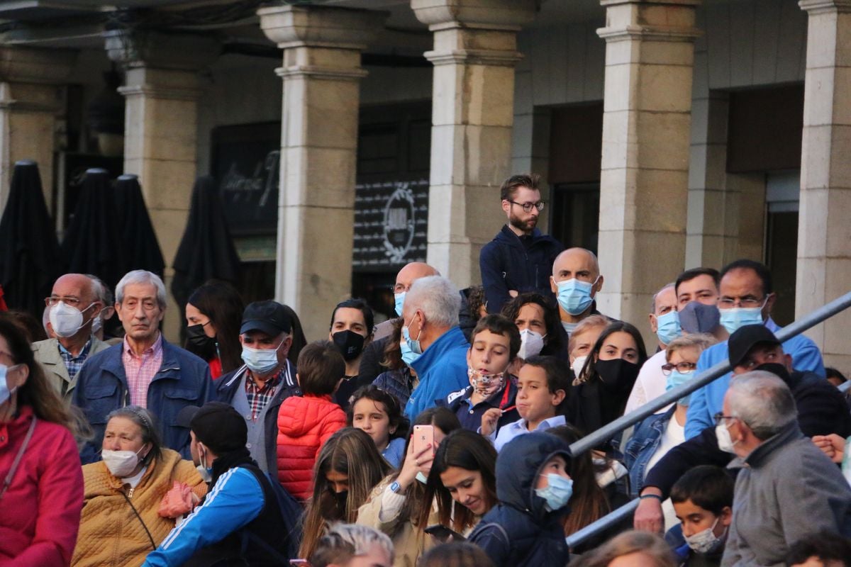 El tradicional corro de lucha de San Froilán vuelve a congregar a los aluches a los pies de la Pulchra Leonina.