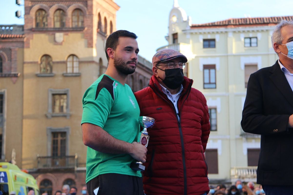 El tradicional corro de lucha de San Froilán vuelve a congregar a los aluches a los pies de la Pulchra Leonina.