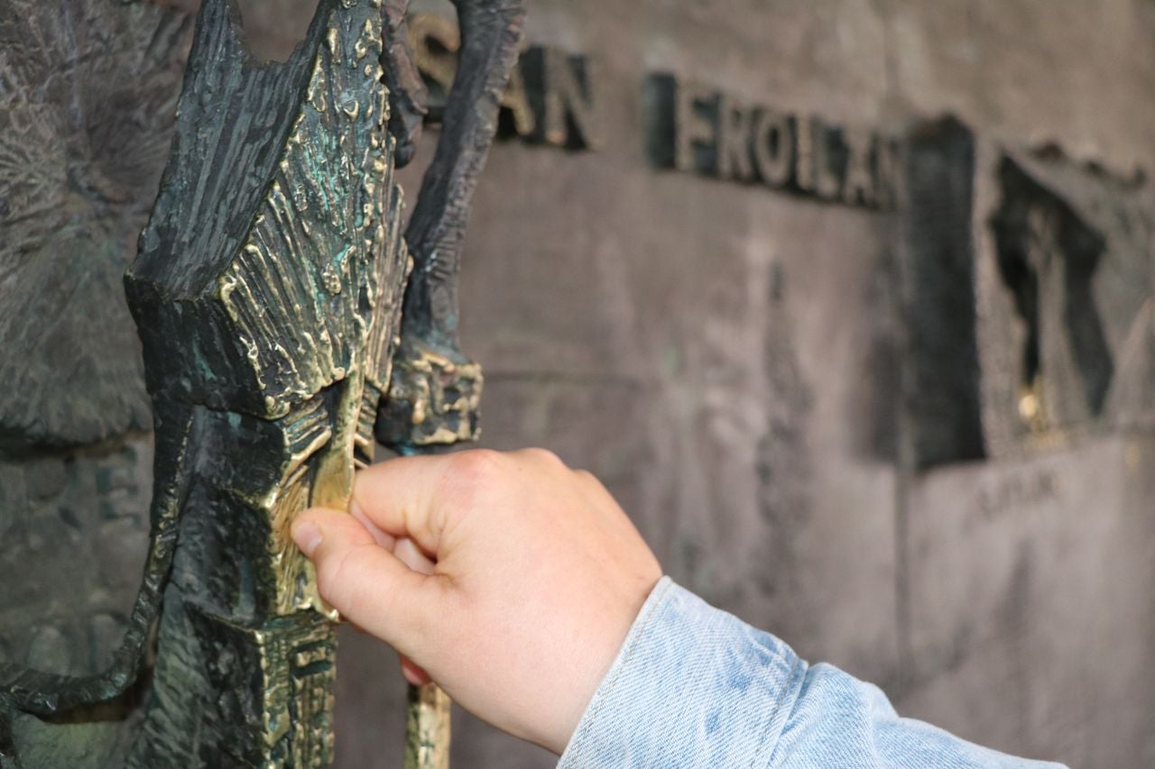 Los leoneses cumplen con la tradición del 5 de octubre, día de San Froilán, para pedir salud y el reencuentro el próximo año.