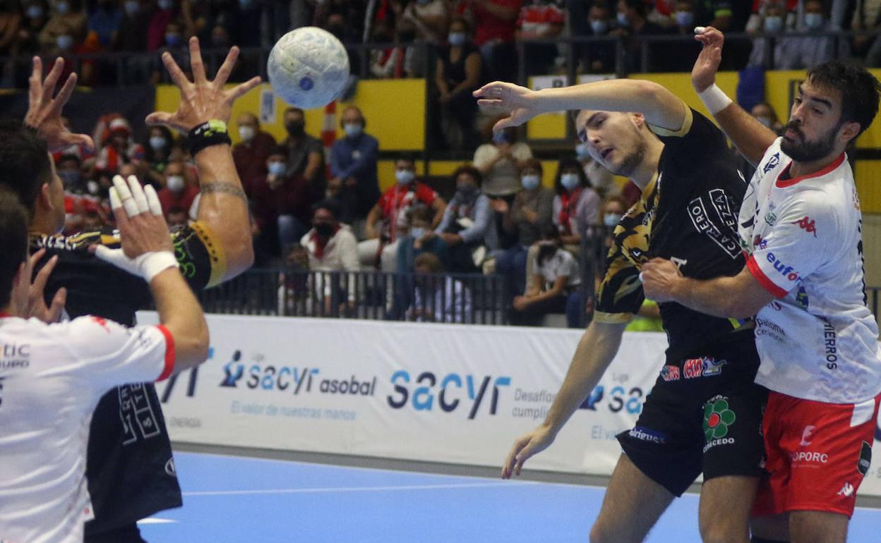 Jocinovic, en un lance del partido.