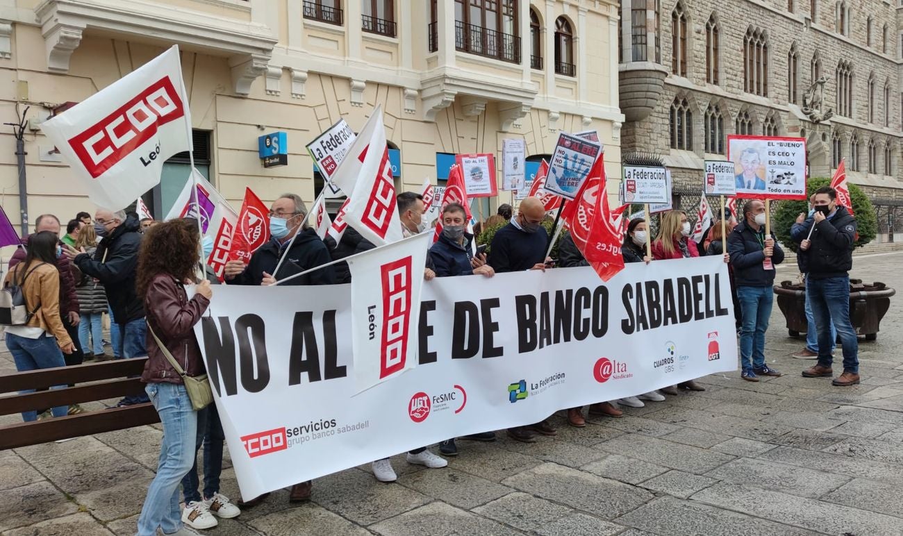 El ERE pone en riesgo la continuidad de 21 trabajadores y plantea el cierre de 11 sucursales repartidas por la provincia de León, con dos de las afectadas en la capital y el resto en otro municipios. 