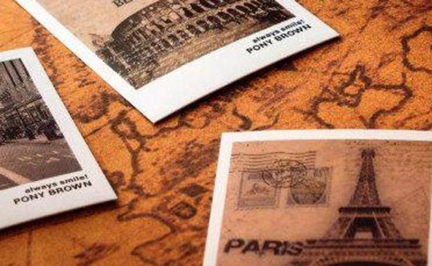 iImagen de unas guías de viaje.