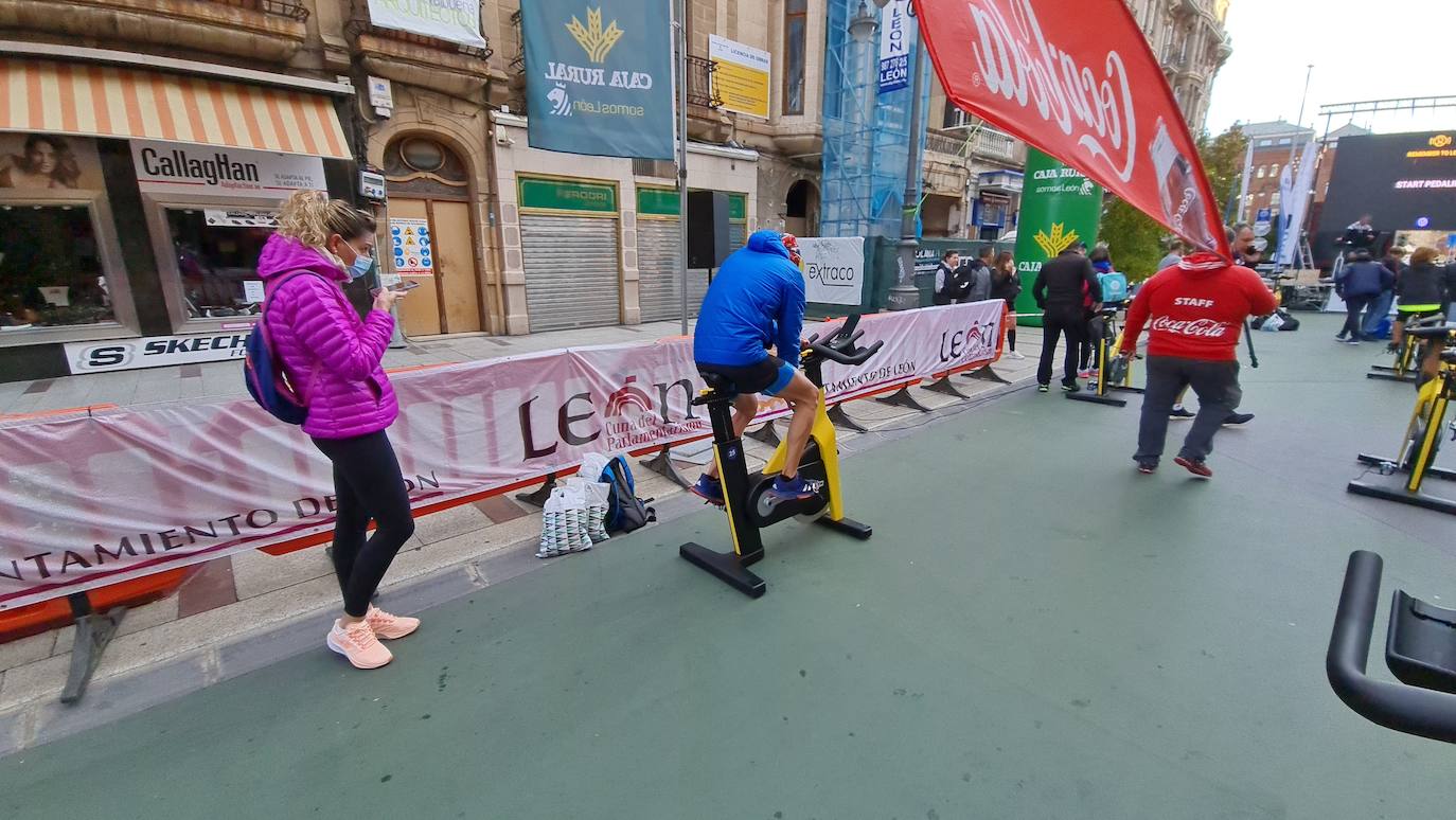 La avenida Ordoño II se convierte en un gran circuito diseñado para una carrera estática por equipos y sobre la bicicleta.