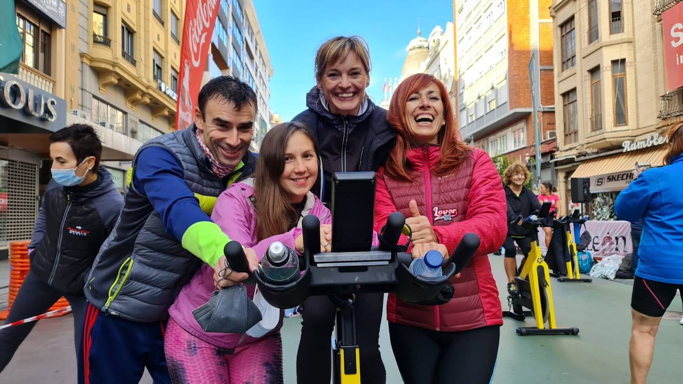 Desde primera hora de la mañana los componentes de cada equipo se han puesto a pedalear.