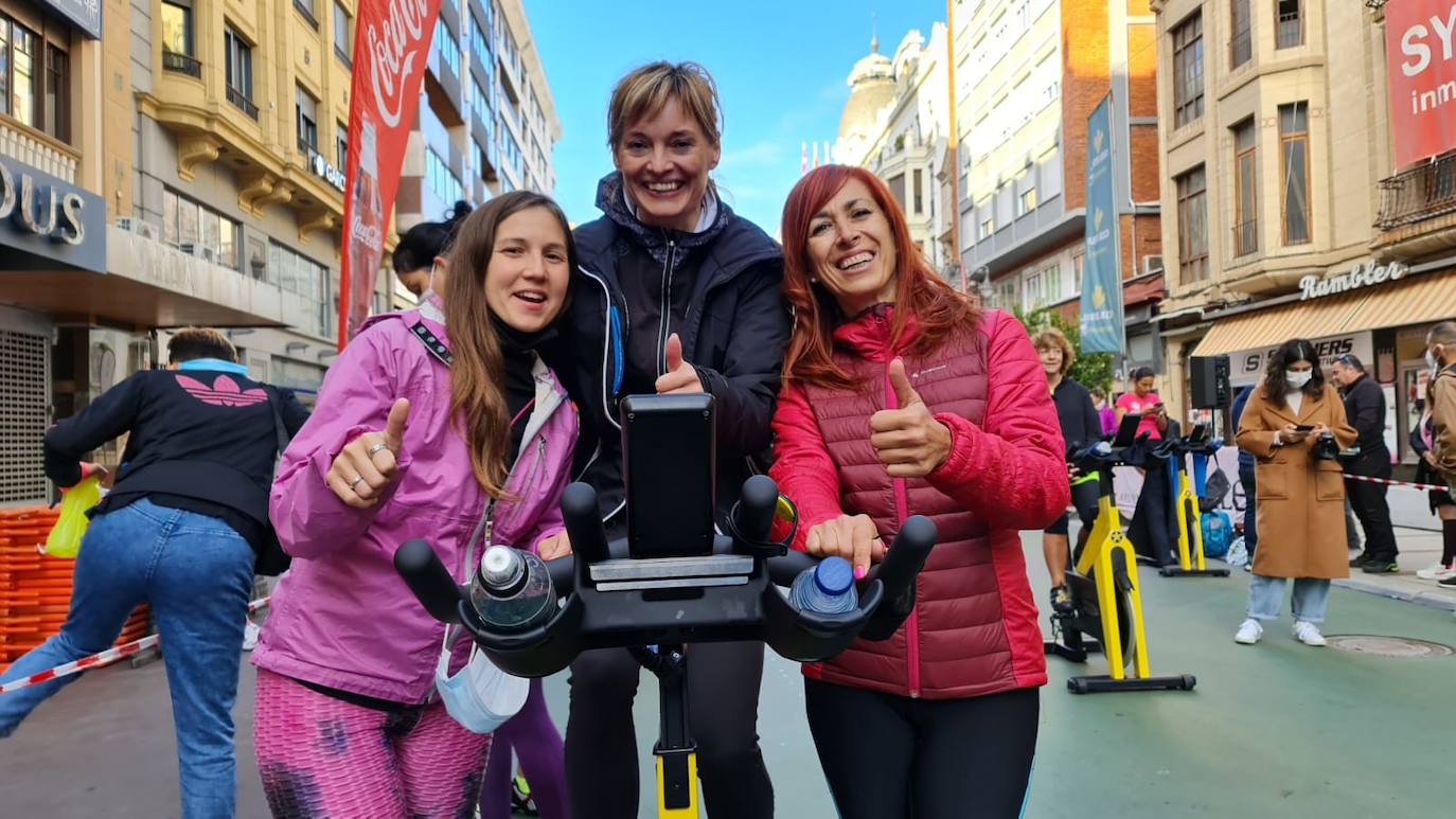 Desde primera hora de la mañana los componentes de cada equipo se han puesto a pedalear.