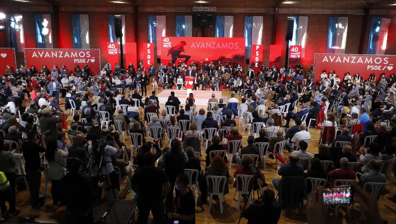 El presidente del Gobierno y secretario general del PSOE interviene en un acto público en Ponferrada.