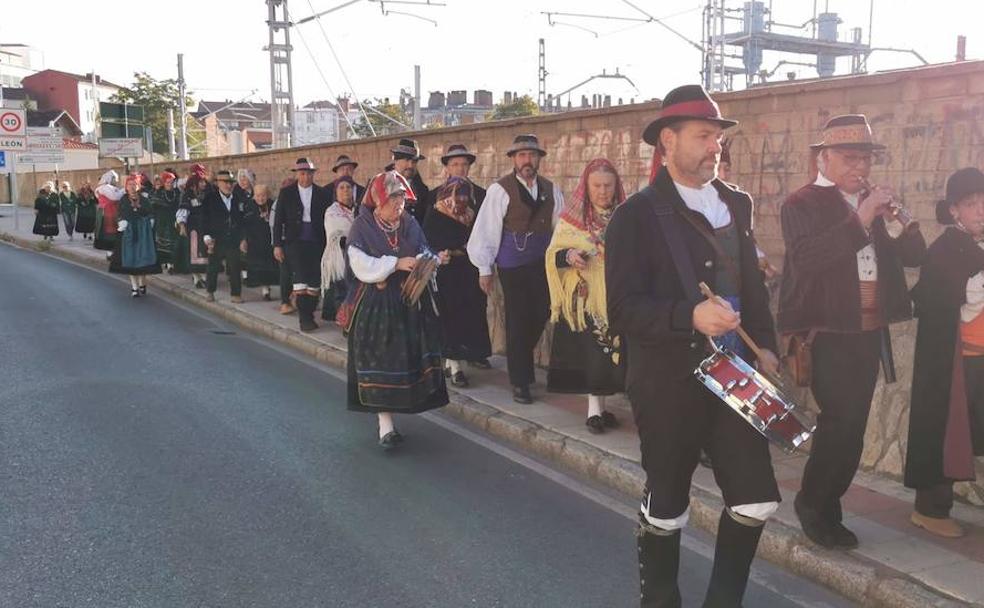 Imagen de las personas participantes en la romería.