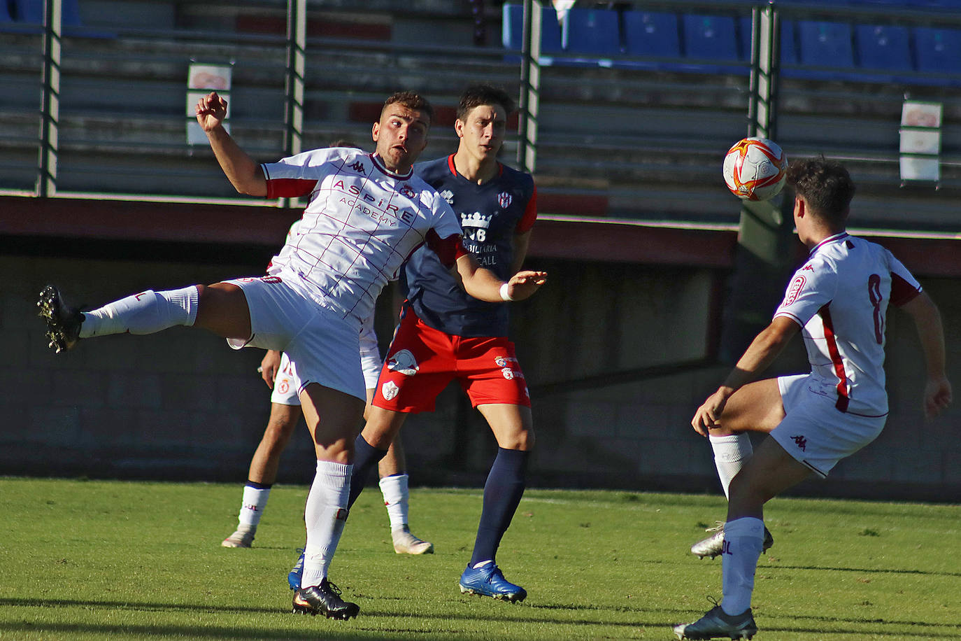 Dos goles de Manso le valen a los de Isra Martínez para imponerse por 3-1 a los bercianos.