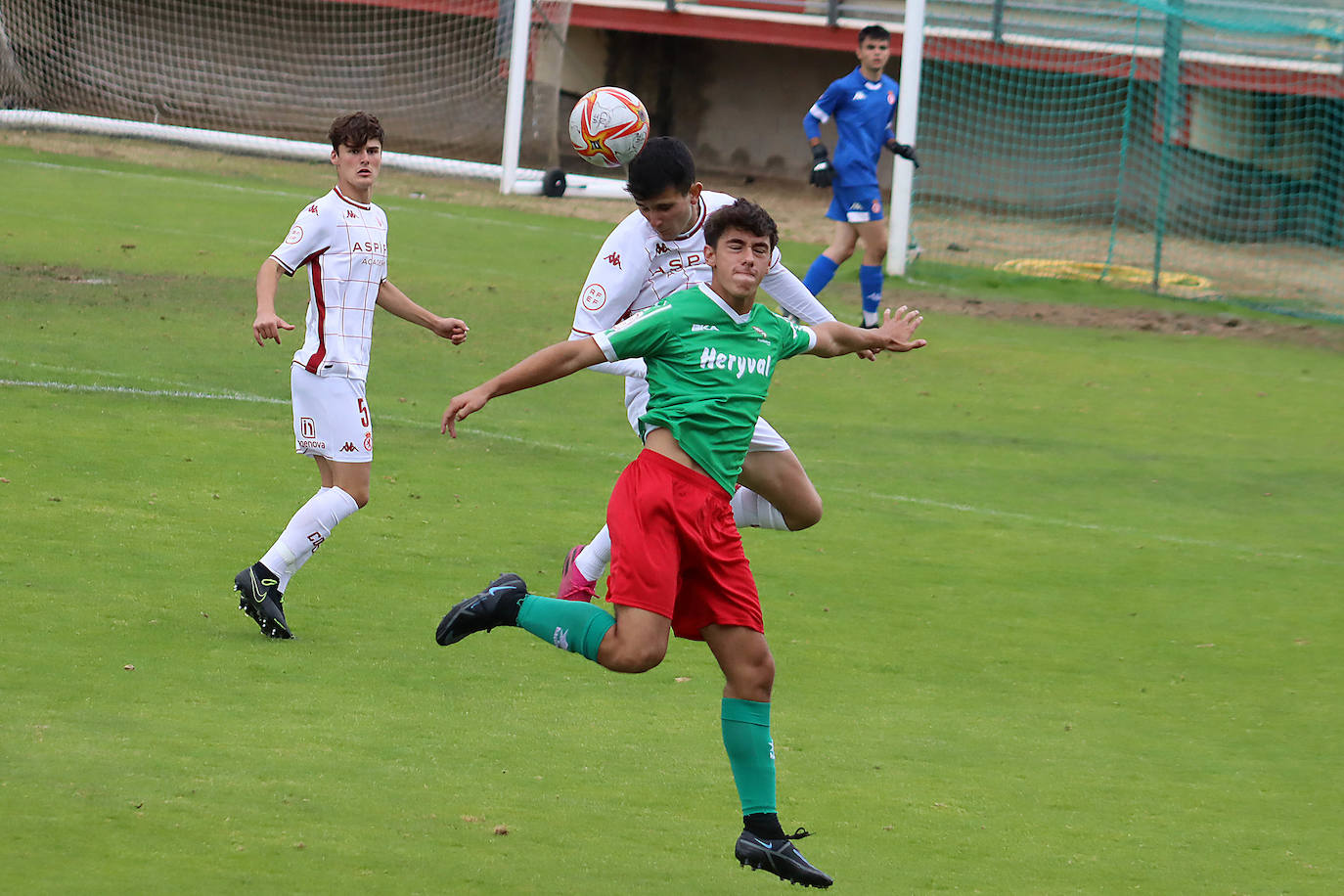 El Juvenil A culturalista sigue contando sus partidos en casa por victoria tras ganar al Trival Valderas