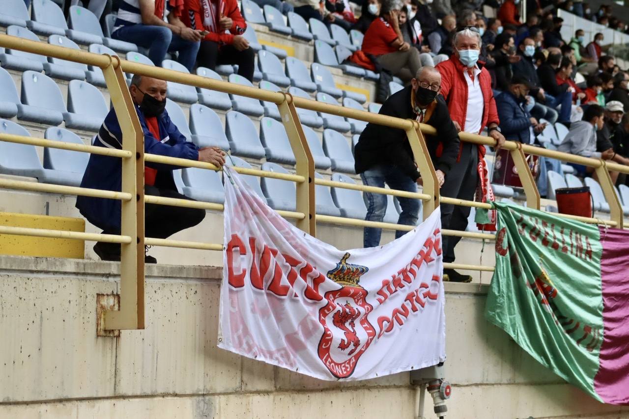 El conjunto leonés remonta para superar al Extremadura