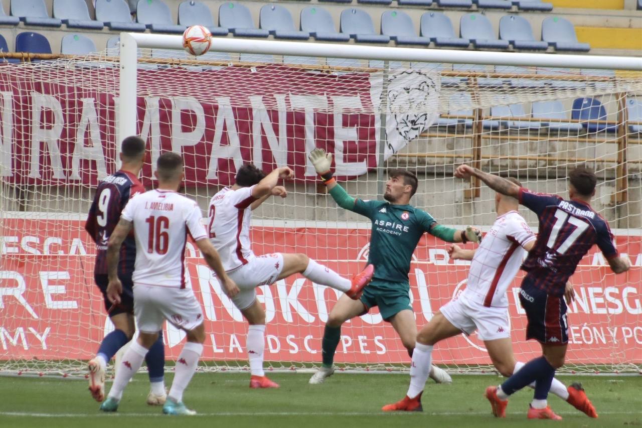 El conjunto leonés remonta para superar al Extremadura