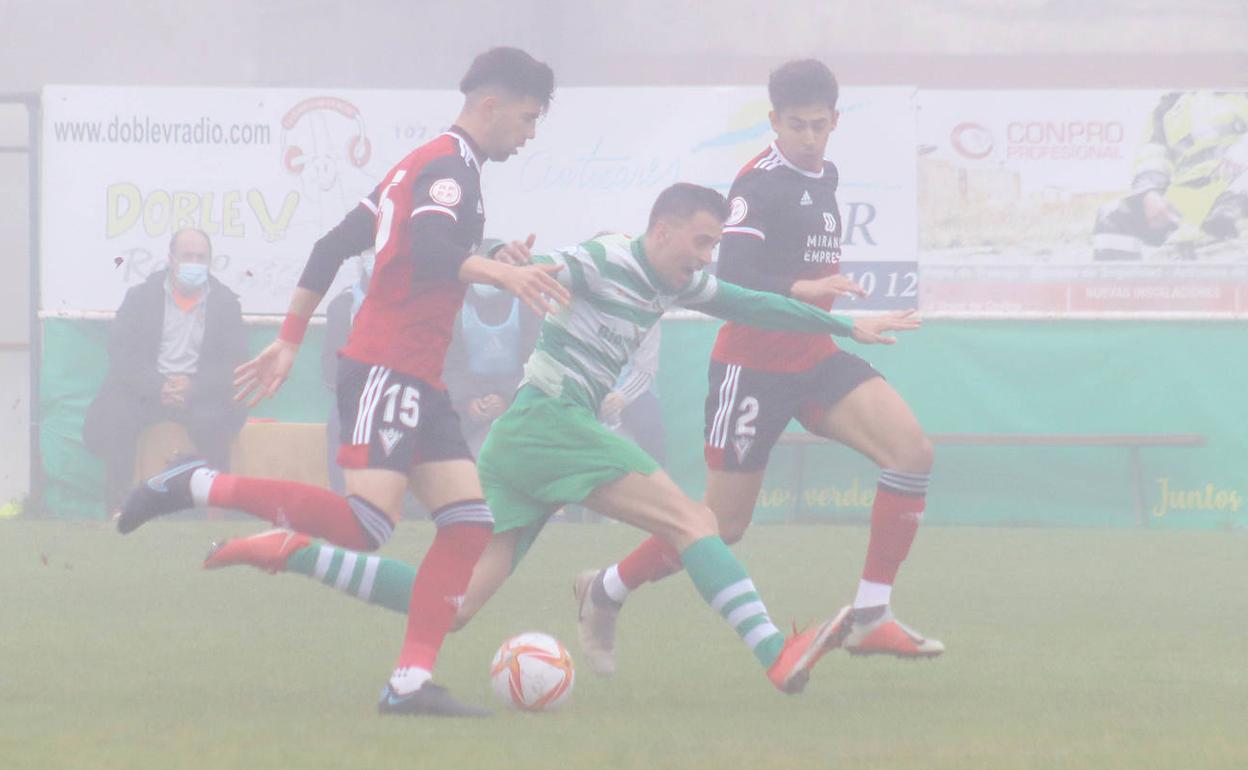 La niebla marcó el partido en Los Dominicos.