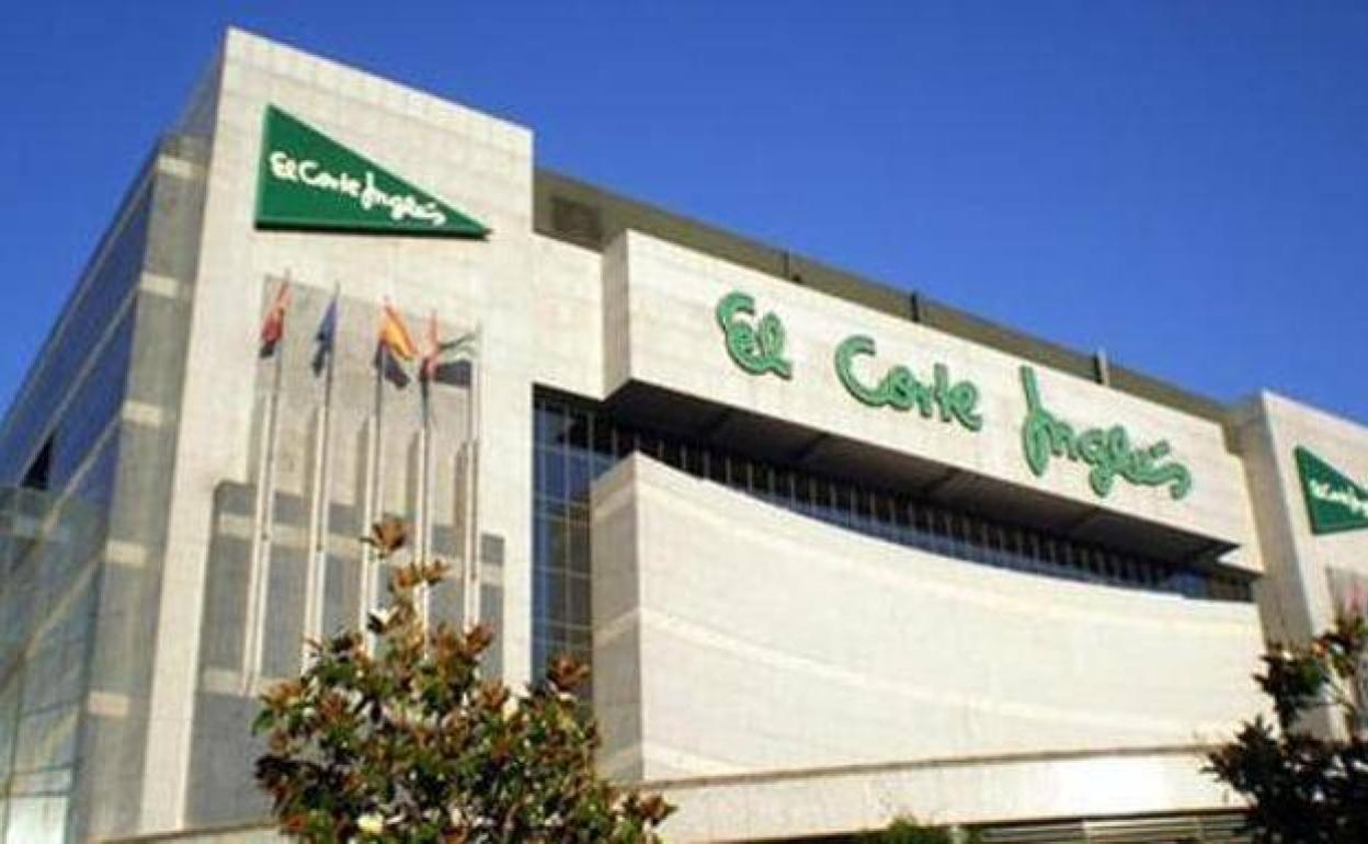 Fachada de El Corte Inglés de León.