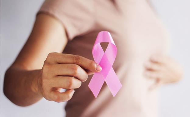 El lazo rosa es el símbolo de la lucha contra el cáncer de mama.