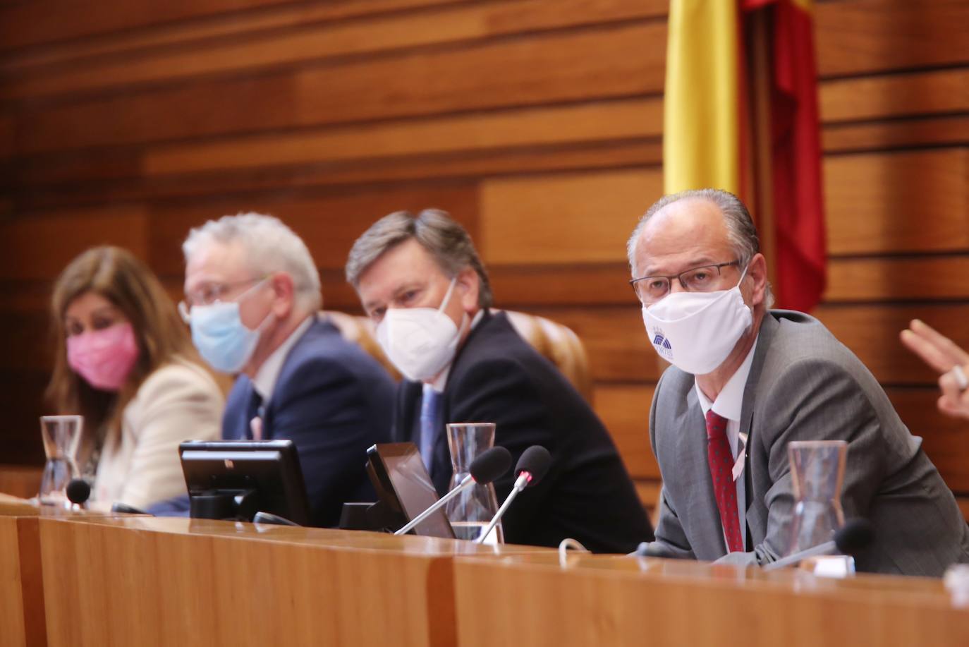 Los partidos debaten la situación de la comunidad y diferentes propuestas e iniciativas.