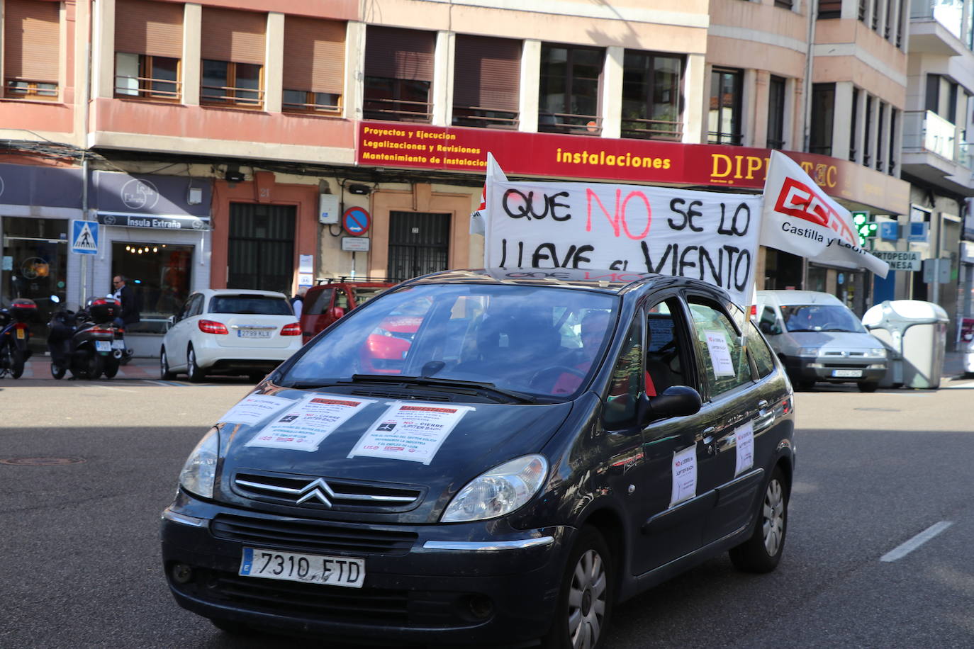 Fotos: Caravana de vehículos de Jupiter Bach contra el cierre