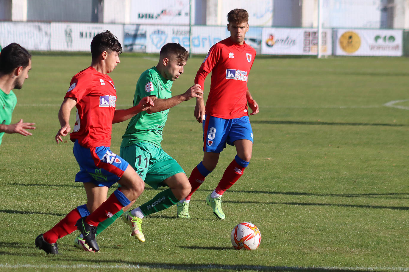 Fotos: Las mejores imágenes del Astorga-Numancia B