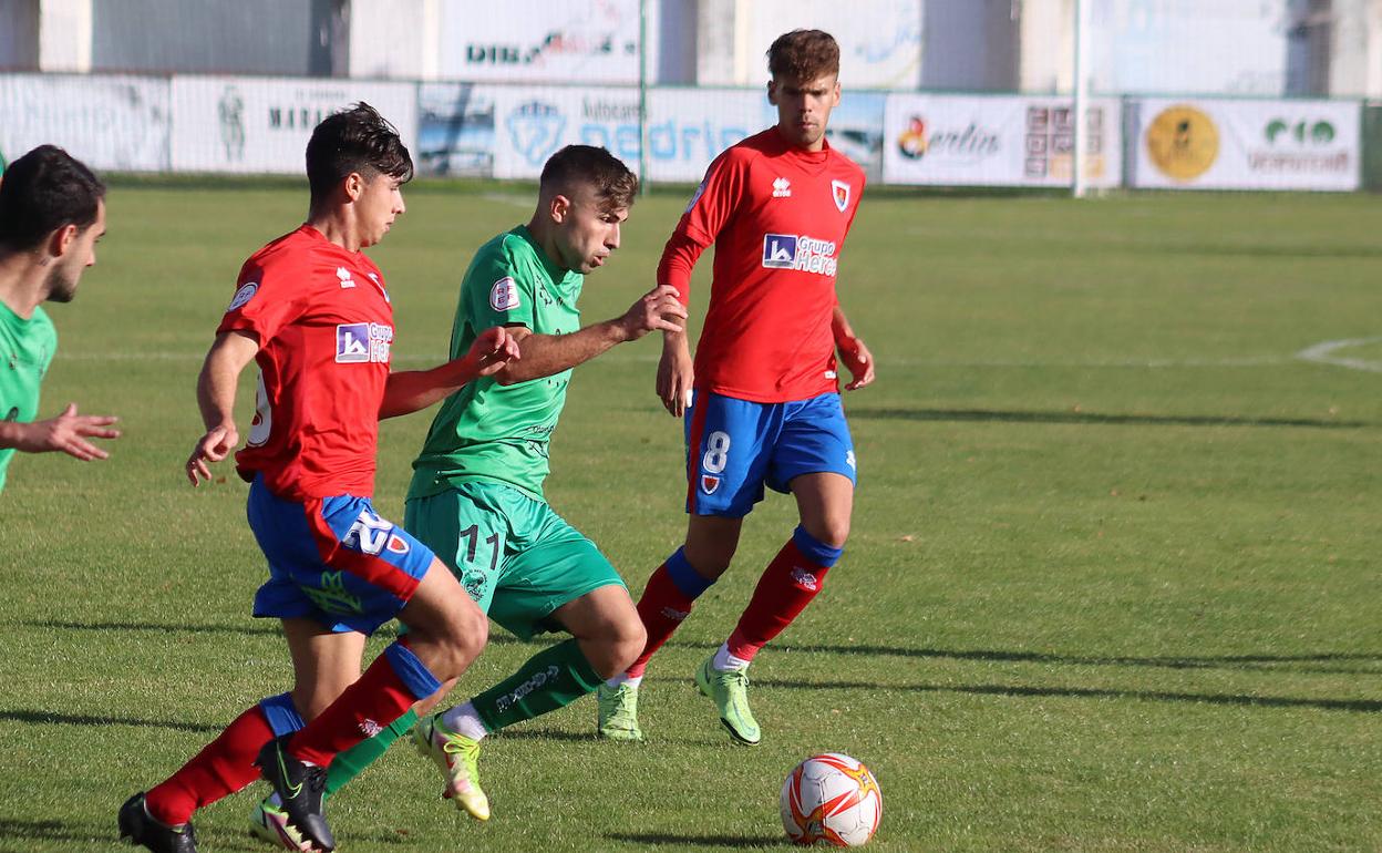 Un lance del partido disputado este sábado en la Eragudina.