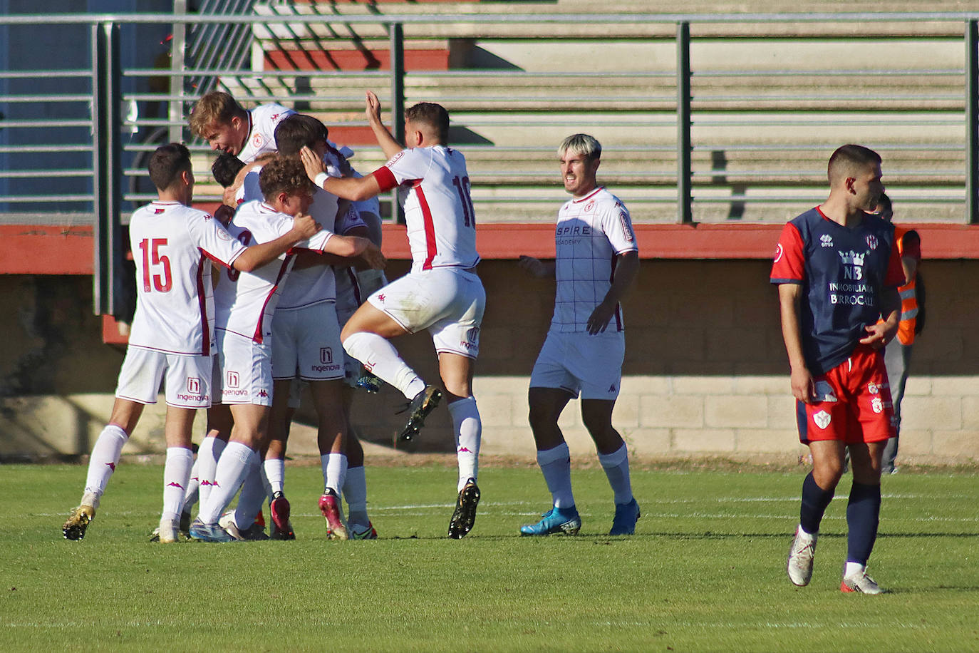 Imagen de un encuentro ya disputado esta temporada por el Júpiter Leonés ante el Atlético Bembibre.