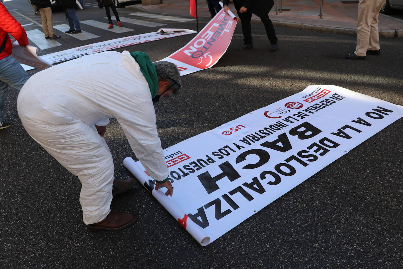Reclaman que no haya deslocalización de sus puestos de trabajo y que no se siga adelante con la desindustrialización de León.