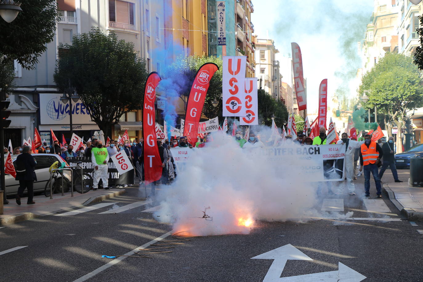 Reclaman que no haya deslocalización de sus puestos de trabajo y que no se siga adelante con la desindustrialización de León.