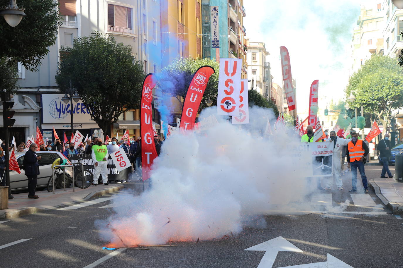 Reclaman que no haya deslocalización de sus puestos de trabajo y que no se siga adelante con la desindustrialización de León.