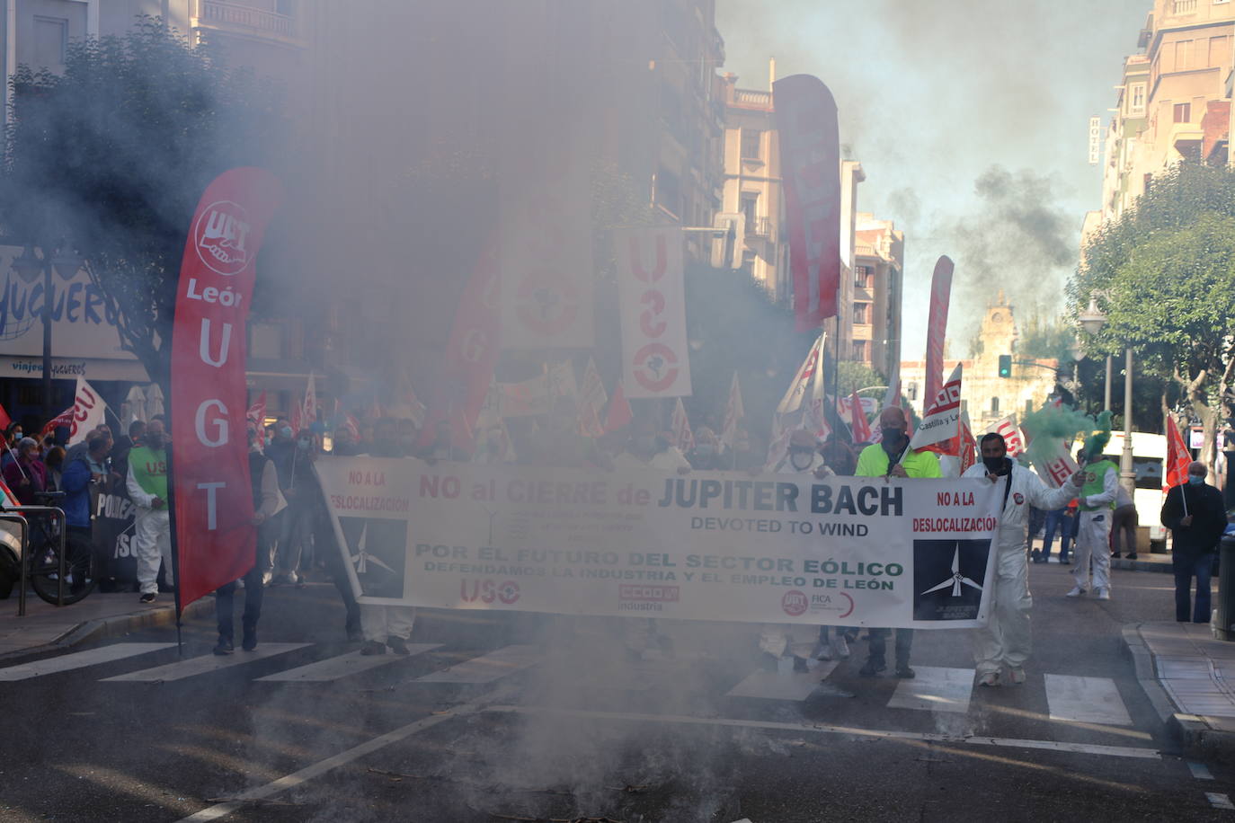 Reclaman que no haya deslocalización de sus puestos de trabajo y que no se siga adelante con la desindustrialización de León.