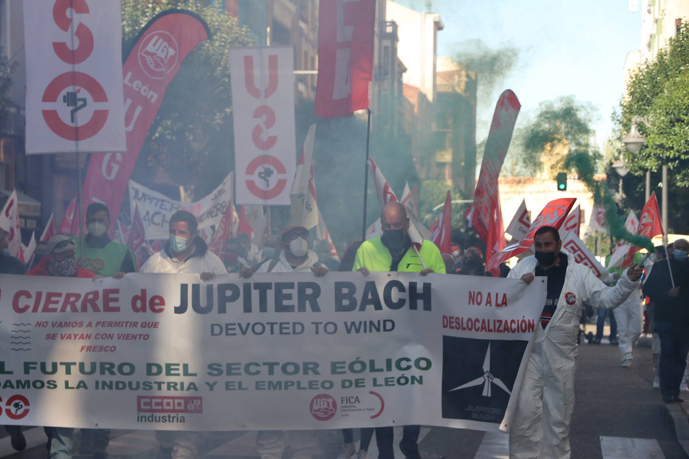 Reclaman que no haya deslocalización de sus puestos de trabajo y que no se siga adelante con la desindustrialización de León.