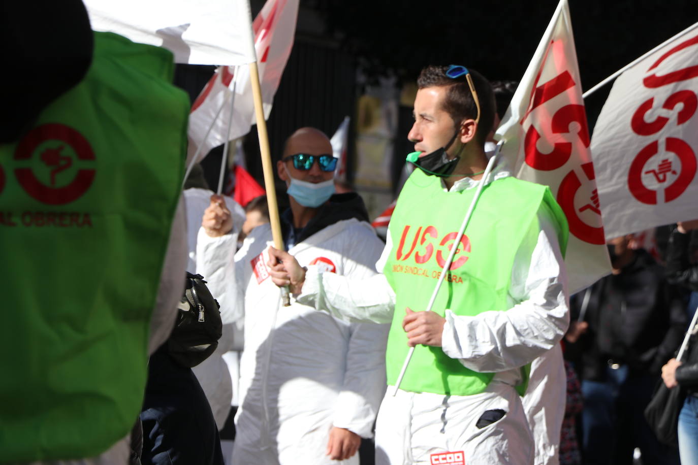 Reclaman que no haya deslocalización de sus puestos de trabajo y que no se siga adelante con la desindustrialización de León.