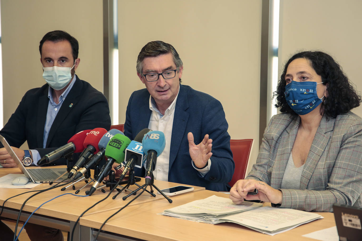 El director general de Patrimonio Natural y Política Forestal, José Ángel Arranz, se reúne con sus homólogos de Asturias, David Villar; Cantabria, Antonio Javier Lucio y Galicia, Belén María do Campo, para constituir el grupo de trabajo de las comunidades autónomas del noroeste sobre el lobo.