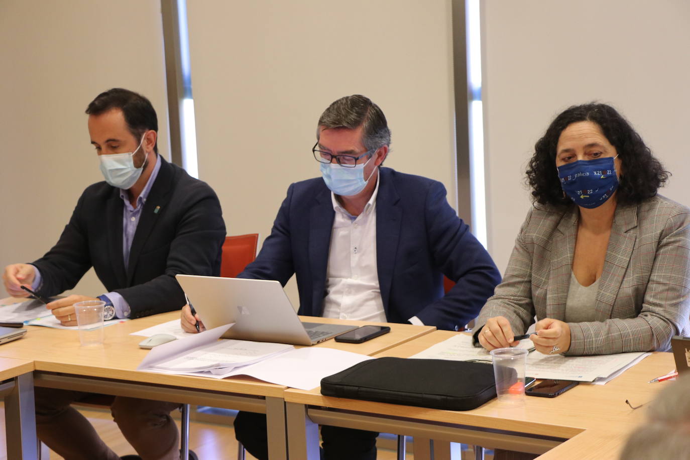 El director general de Patrimonio Natural y Política Forestal, José Ángel Arranz, se reúne con sus homólogos de Asturias, David Villar; Cantabria, Antonio Javier Lucio y Galicia, Belén María do Campo, para constituir el grupo de trabajo de las comunidades autónomas del noroeste sobre el lobo.