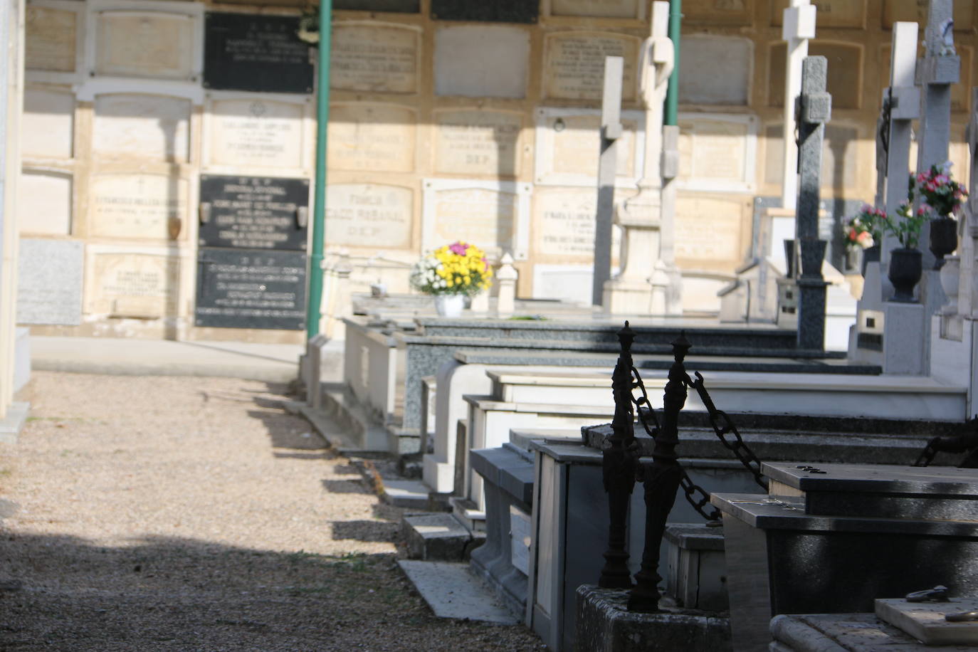 La festividad volverá a llevar hasta el camposanto leonés a un buen número de familiares y amigos de los difuntos.