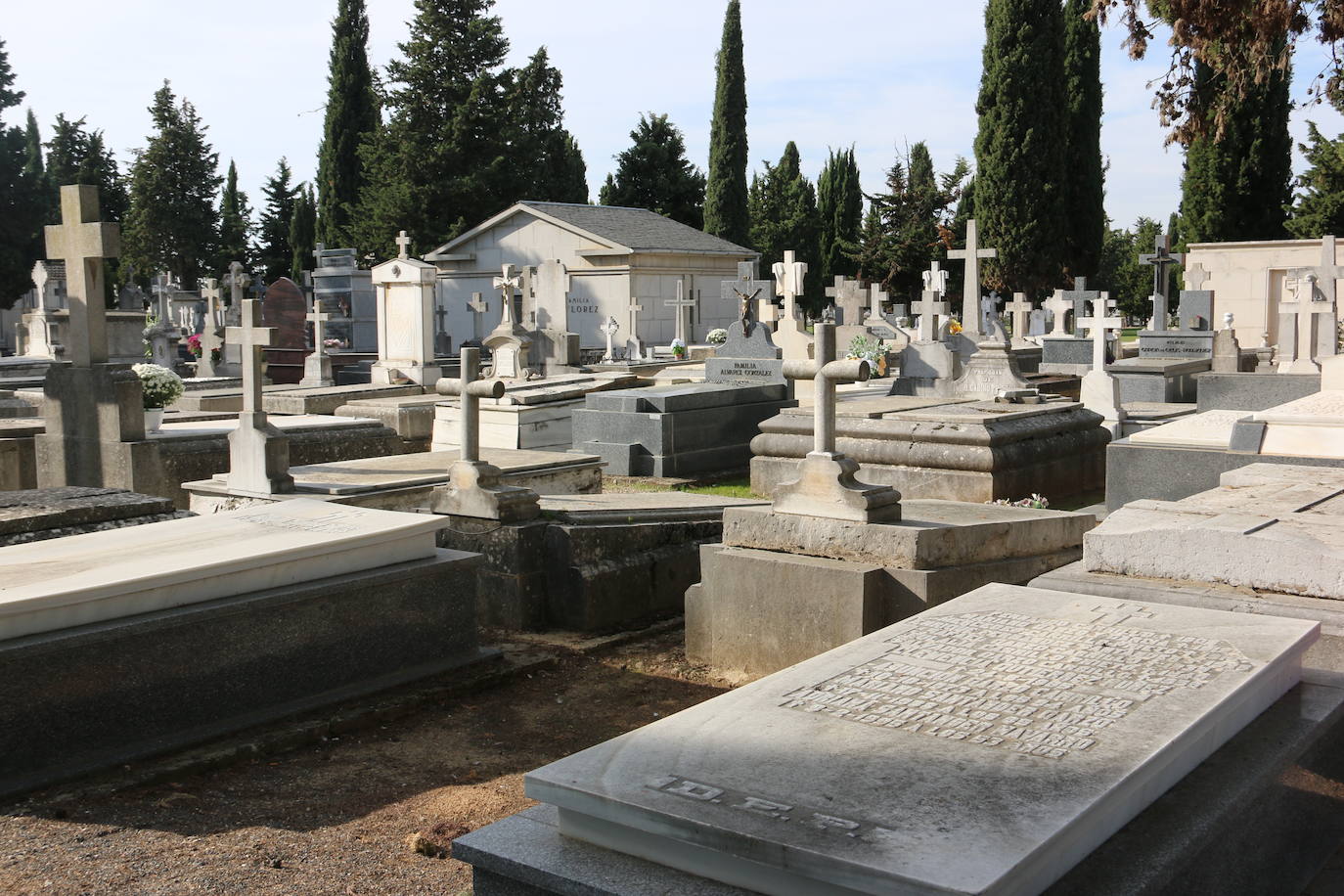 La festividad volverá a llevar hasta el camposanto leonés a un buen número de familiares y amigos de los difuntos.