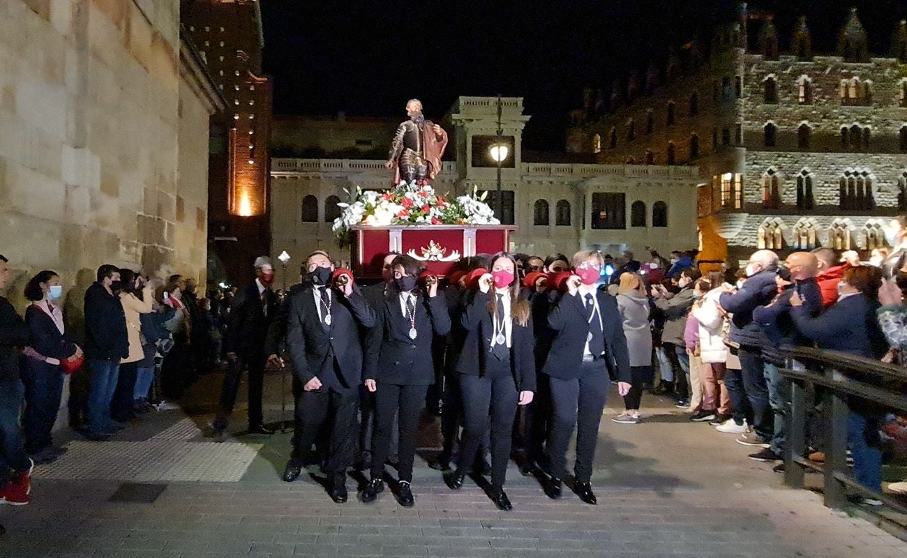La parroquia de San Marcelo, en colaboración con la Hermandad de Santa Marta y de la Sagrada Cena y la Cofradía de las Siete Palabras de Jesús en la Cruz, procesiona al santo cuyos restos reposan en la iglesia a la que da nombre en un emotivo acto seguido por numeroso público. 