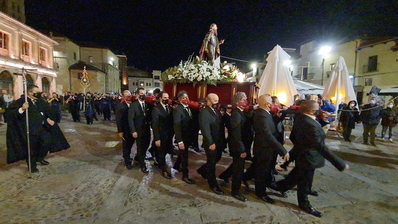 La parroquia de San Marcelo, en colaboración con la Hermandad de Santa Marta y de la Sagrada Cena y la Cofradía de las Siete Palabras de Jesús en la Cruz, procesiona al santo cuyos restos reposan en la iglesia a la que da nombre en un emotivo acto seguido por numeroso público. 