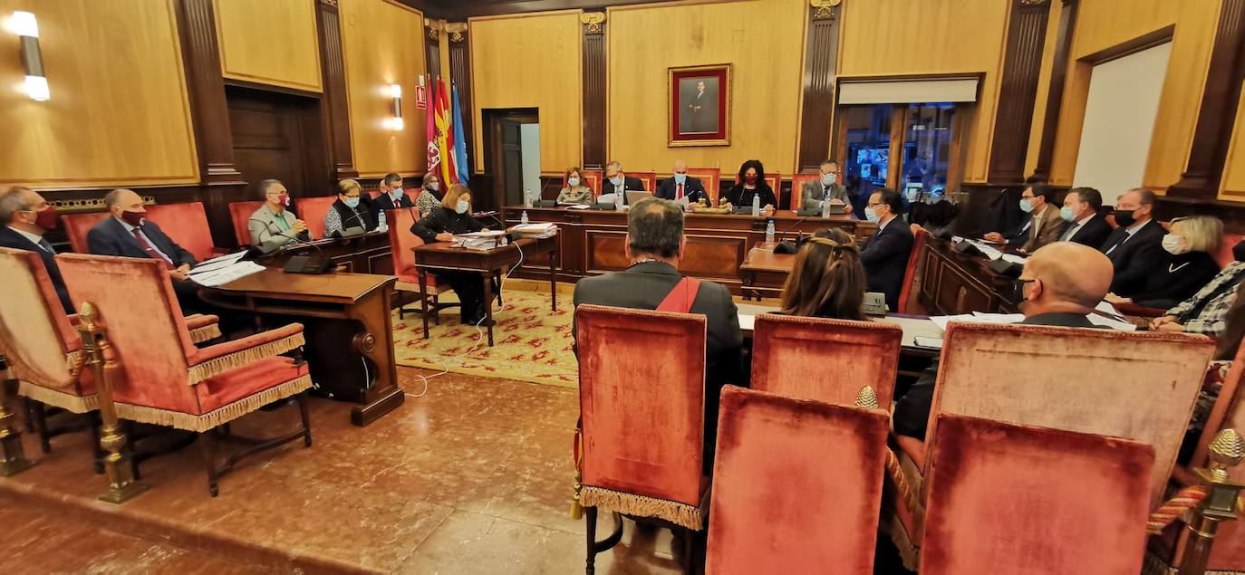 Fotos: Pleno ordinario del Ayuntamiento de León