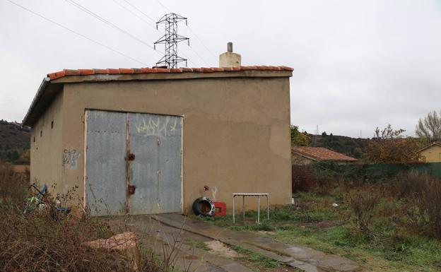 El preso fugado en Villahierro abandona el coche robado en León en un pueblo de Asturias