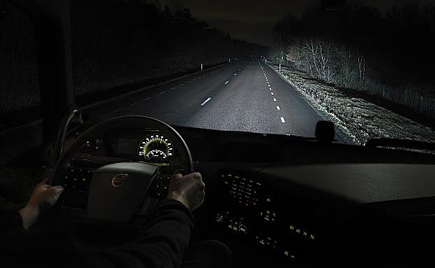 Cómo se deben adaptar conductores y peatones al cambio de hora