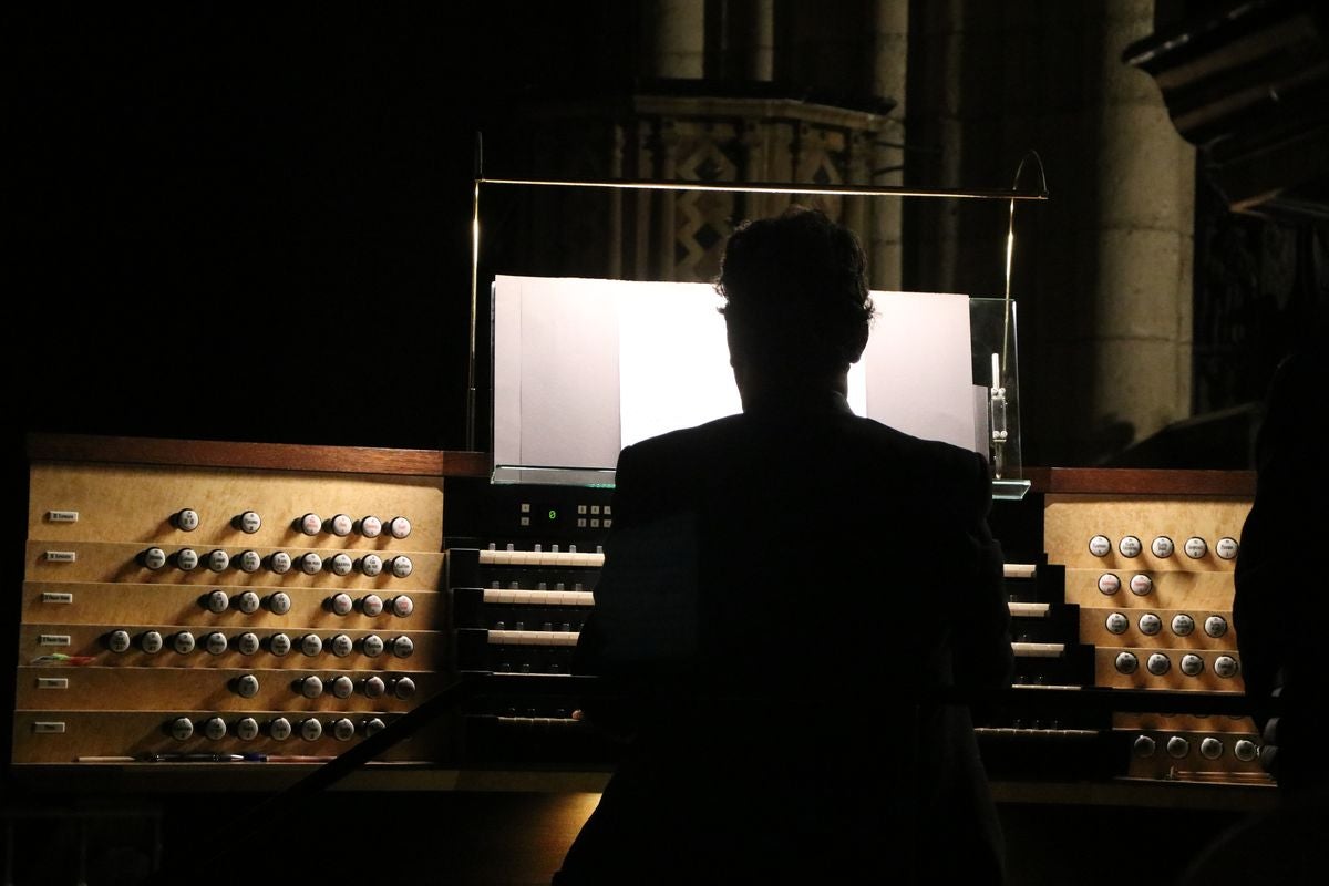 La Catedral de León acoge el II Ciclo Internacional de Órgano Catedral de León con un concierto a dos órganos de la mano de Germán González y Francisco Javier Jiménez.