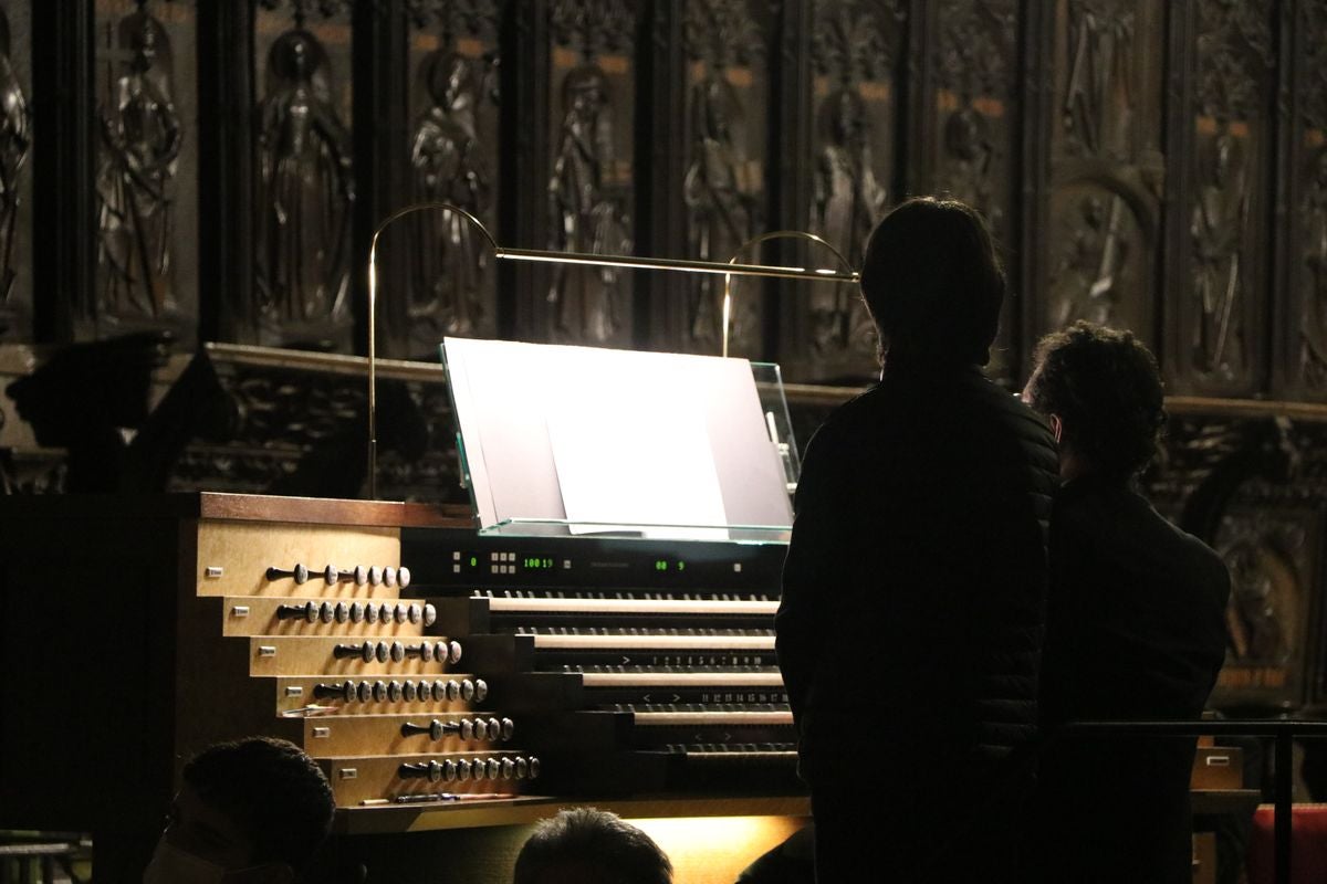 La Catedral de León acoge el II Ciclo Internacional de Órgano Catedral de León con un concierto a dos órganos de la mano de Germán González y Francisco Javier Jiménez.